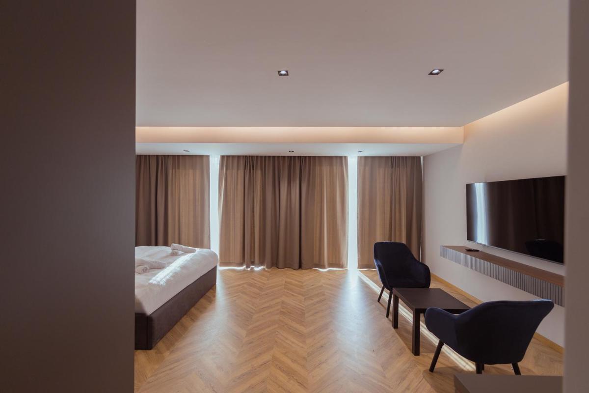La Terrazza Hotel & Restaurant - Housity