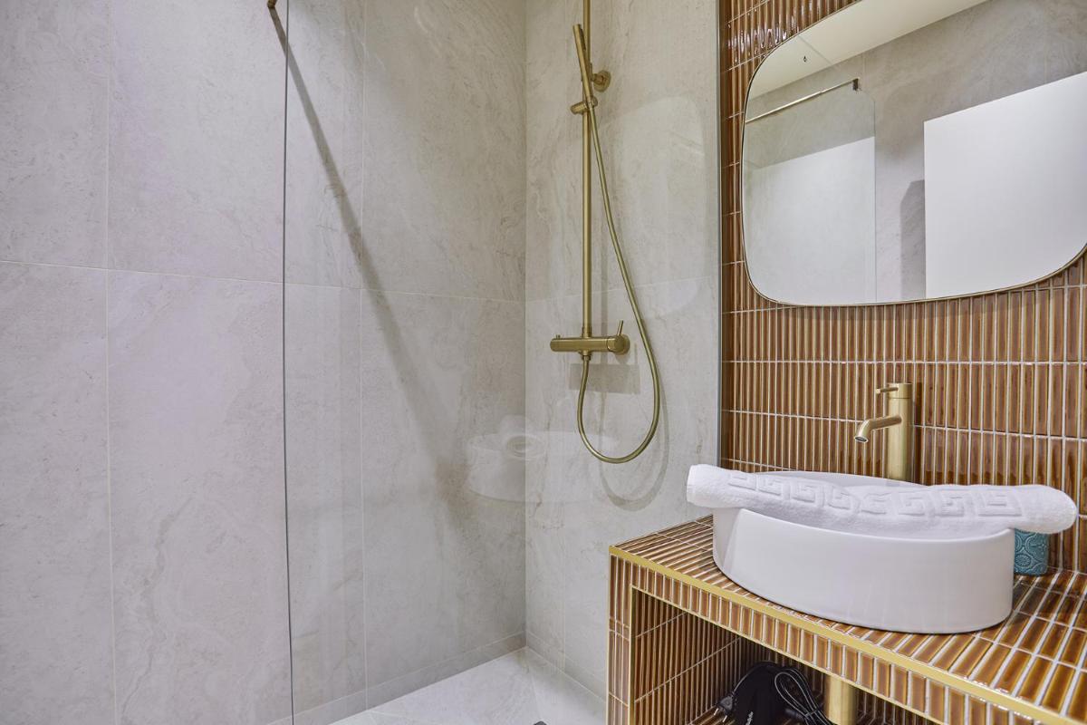Residence Center of Paris by Studio prestige - Housity