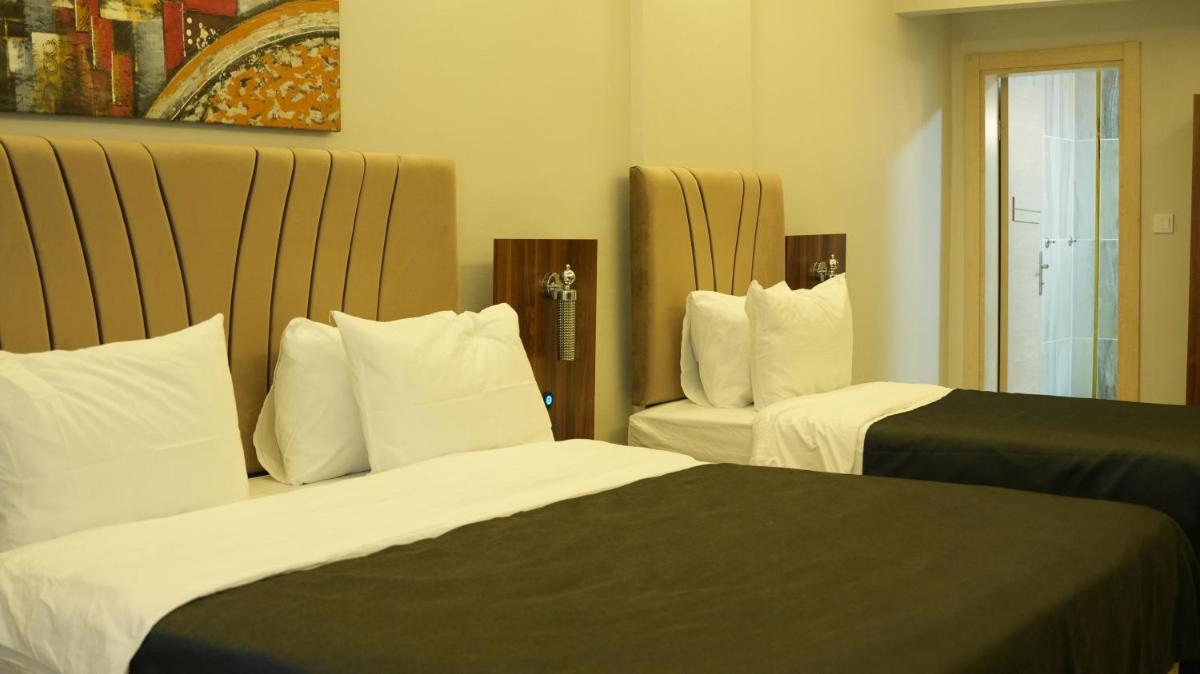 Grand Krone Hotel - Housity