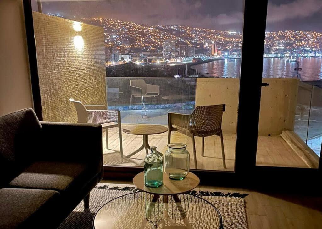 HOM I TOP1 NUEVO STUDIO en mejor zona Valparaíso Parking - Housity