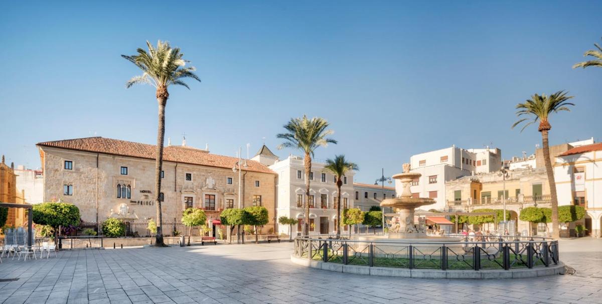 Hotel Ilunion Mérida Palace - Housity