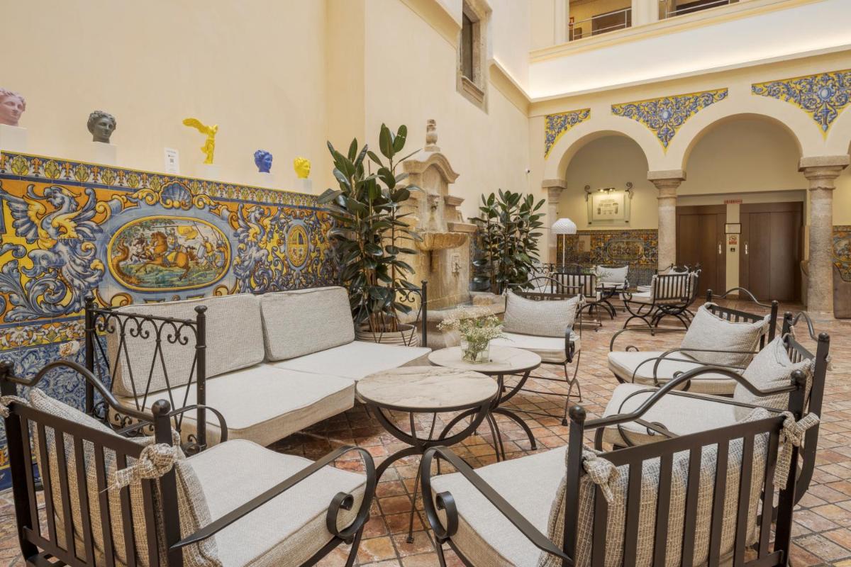 Zona de estar de Hotel Ilunion Mérida Palace