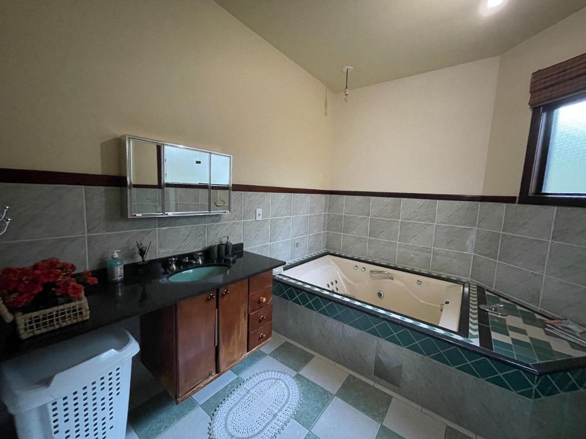 Home 3| Pé na água em Joanópolis c/ piscina aquecida - Housity
