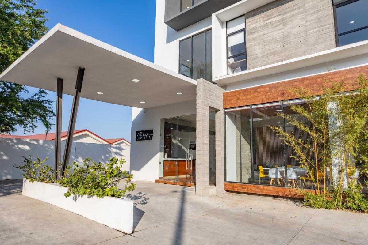 WinDay Hotel Express - Housity