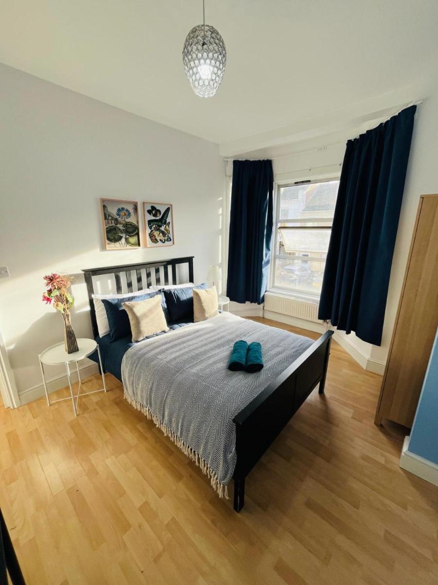 Stay and Explore Easy Central London Access via Jubilee Line - Housity
