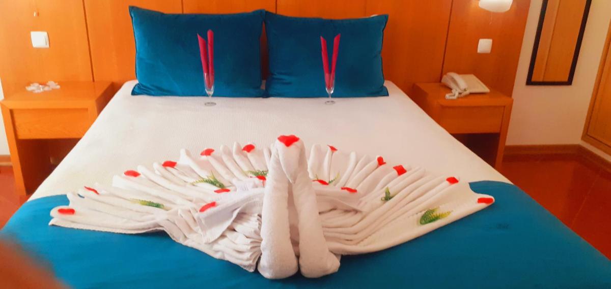 Hotel Santa Cruz - Housity