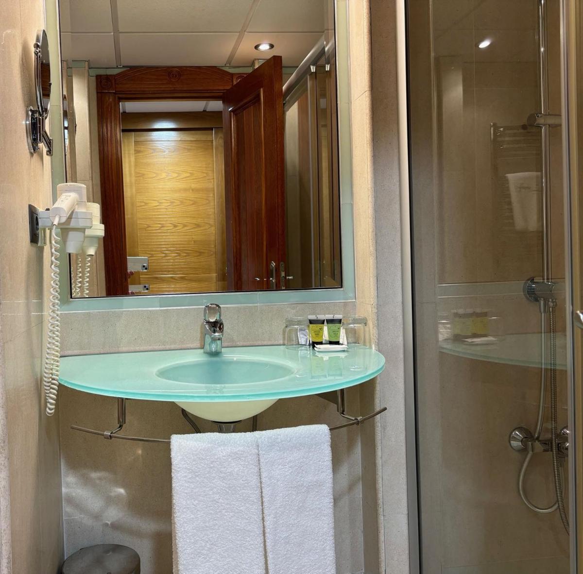 Un baño de Gran Hotel Liber & Spa Playa Golf