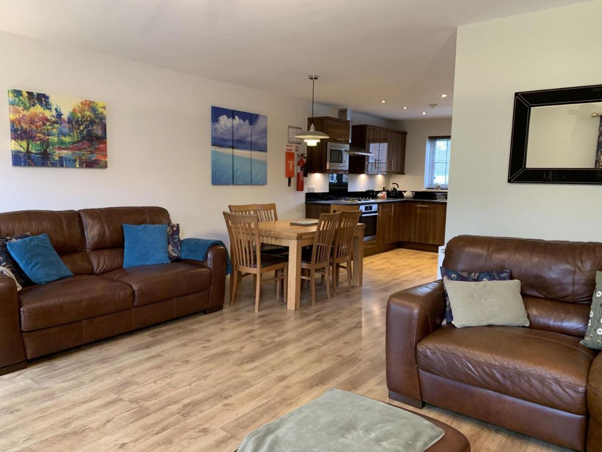 Anchors Away at The Bay Filey, sleeps 7, 2 dogs welcome for free too - Housity