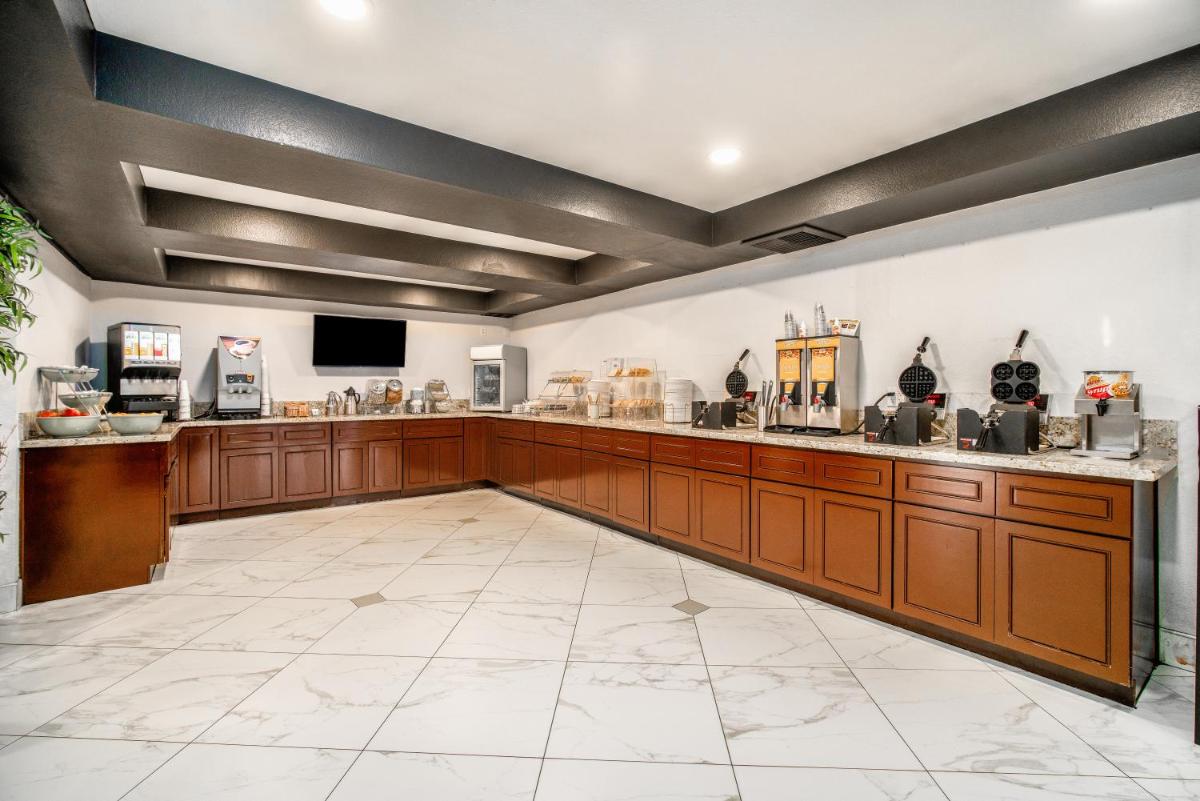 The Buena Park Hotel & Suites - Housity