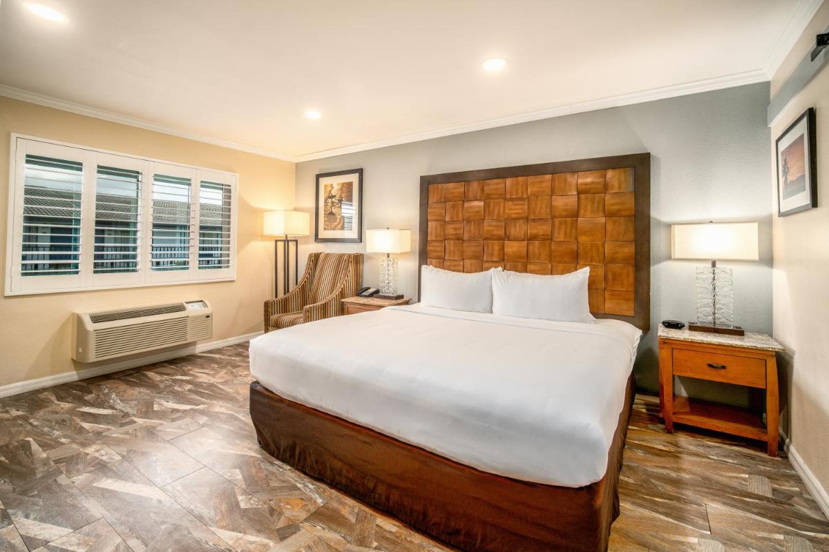 The Buena Park Hotel & Suites - Housity