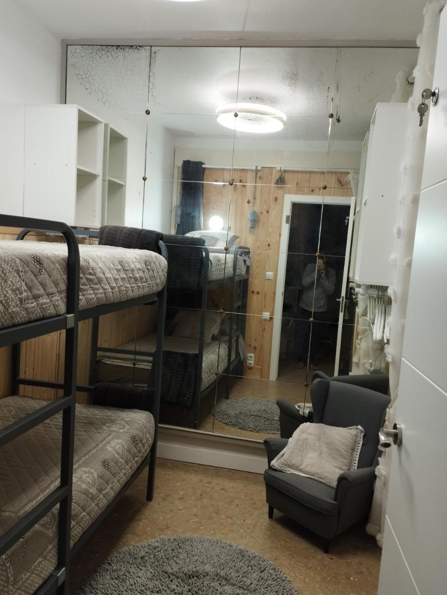 CHAMBRES D'HÔTES CHEZ CATHERINE A REUS chambre patio - Housity