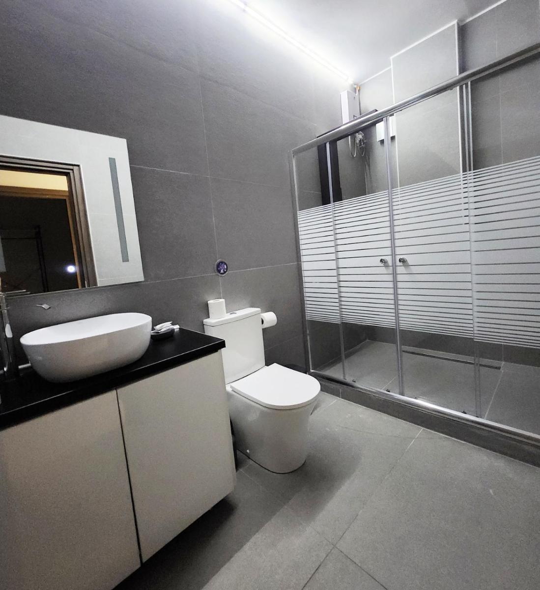 Iguana Gold Luxury Suites 2 ( 1 min from Ermou street) - Housity