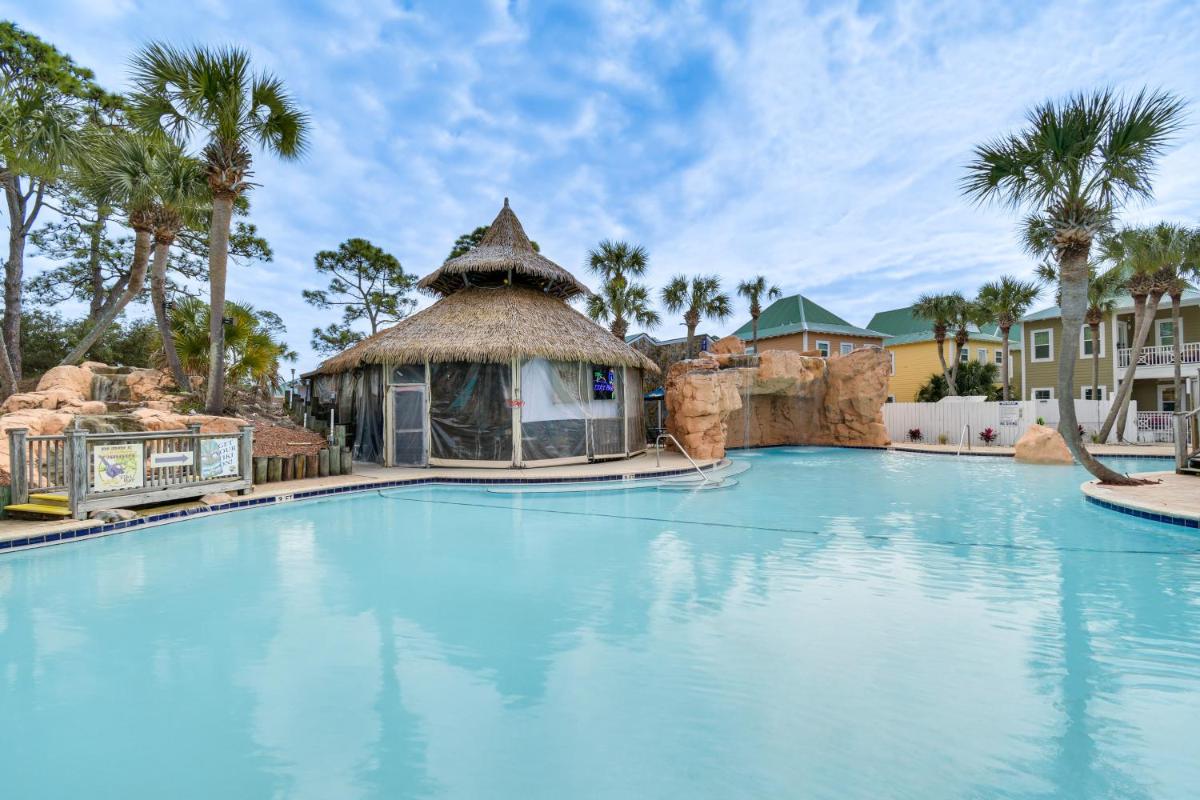Family-Friendly Pensacola Home Less Than 1 Mi to Beach! - Housity