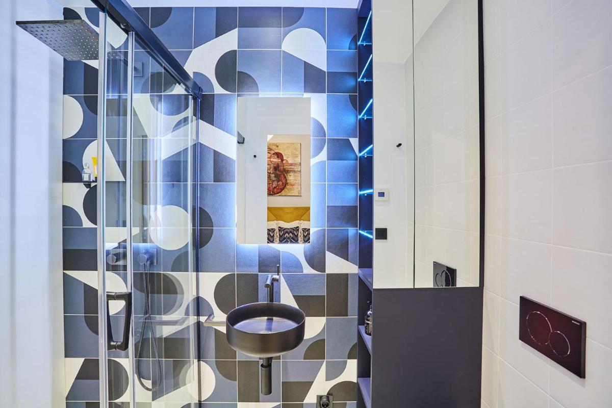 LE MARAIS Luxury Apartment in the heart of Paris - 2 Bed 2 Bath with AC - Housity