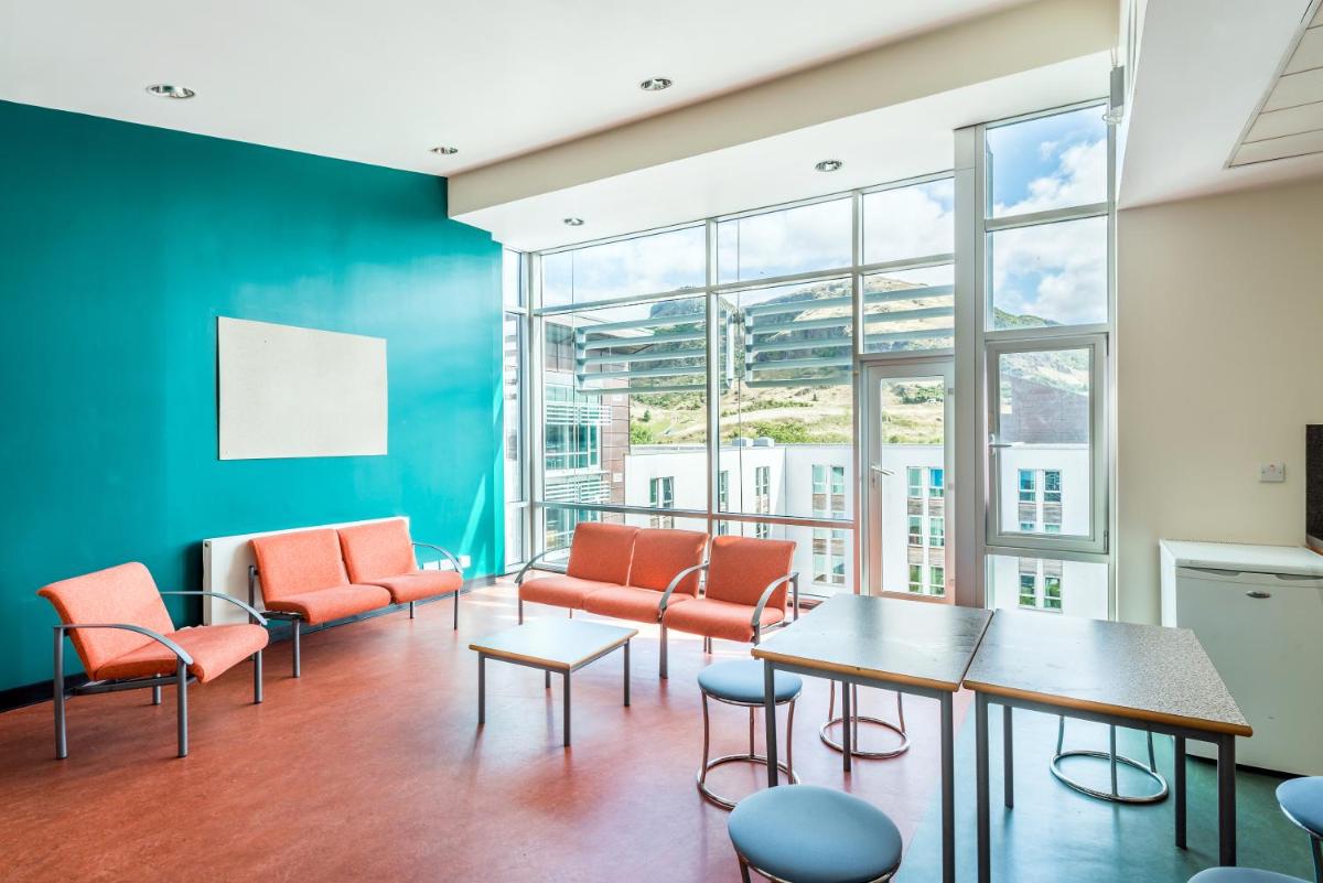 Summer Stays at The University of Edinburgh - Hizvo