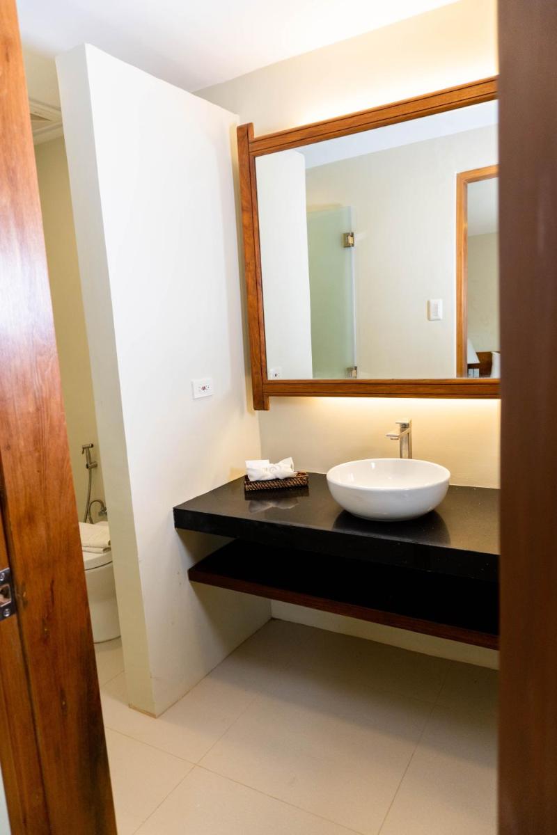 Almont Inland Resort - Housity