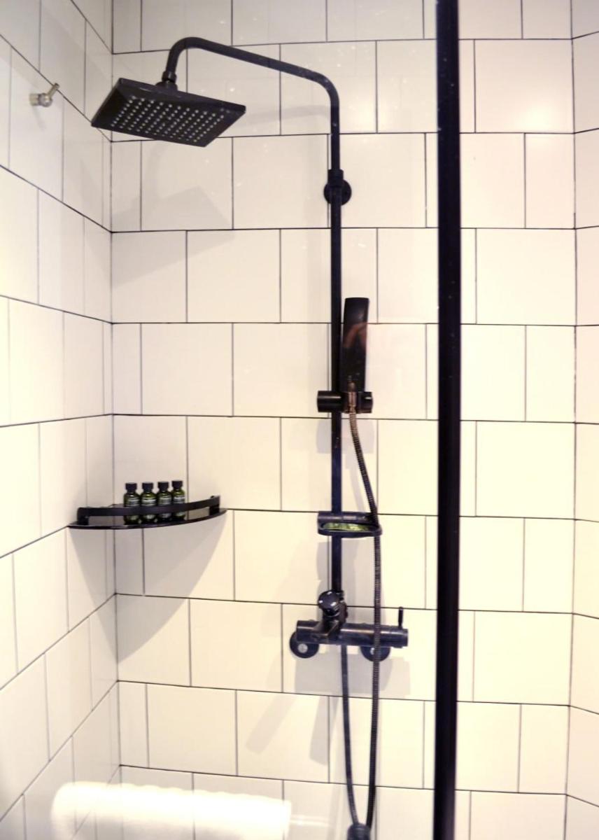 Glue Hotel - Housity