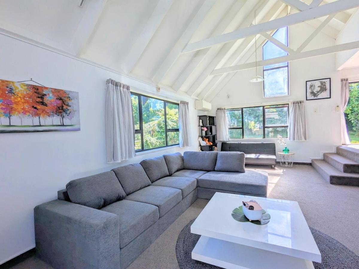 Rotorua redwood retreat - Housity