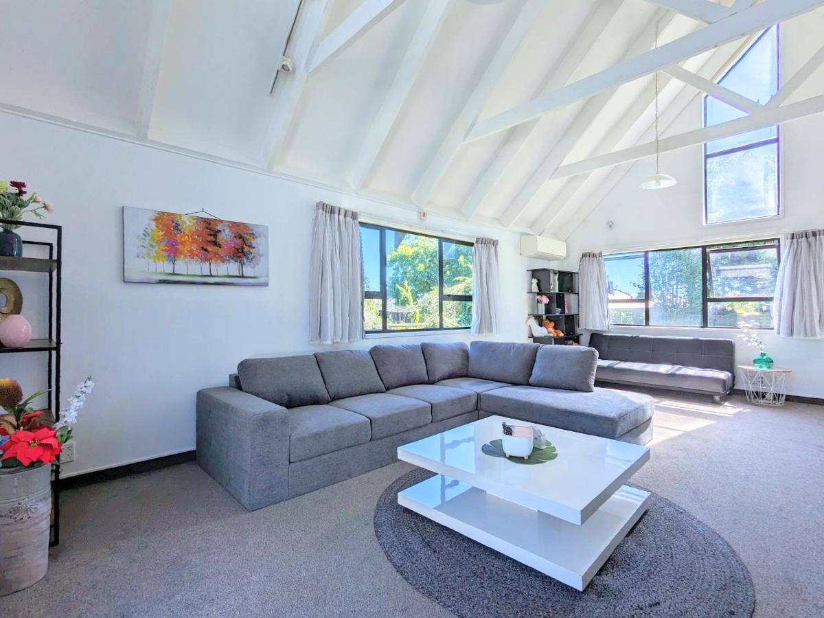 Rotorua redwood retreat - Housity