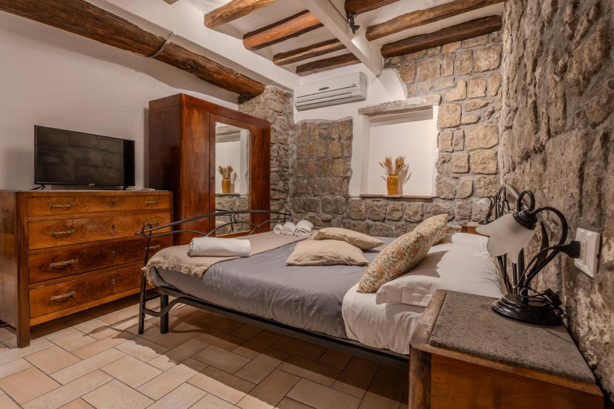 IL RICHIASTRO MEDIEVALE - Housity