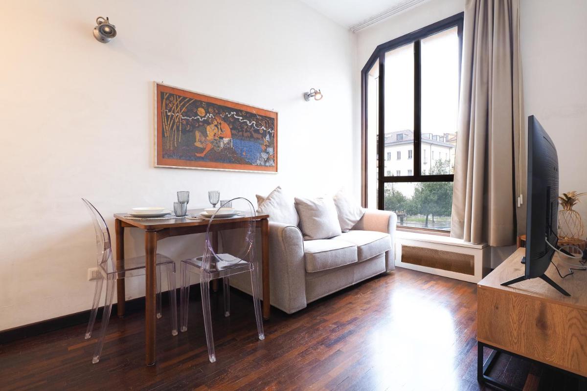 Milan - Duomo Luxury Apartment V - Housity