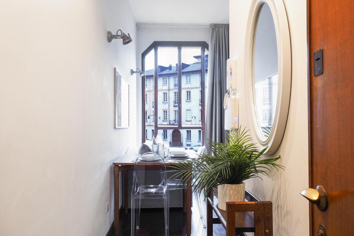 Milan - Duomo Luxury Apartment V - Housity