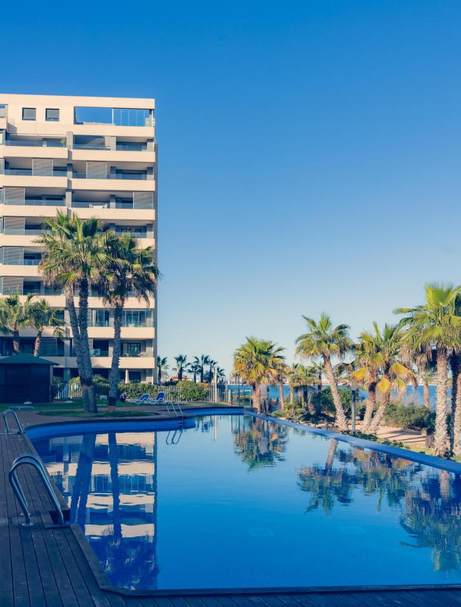 Apartamento Premium con Jacuzzi y vistas al mar en Punta Prima, Torrevieja by Rentalole - Housity