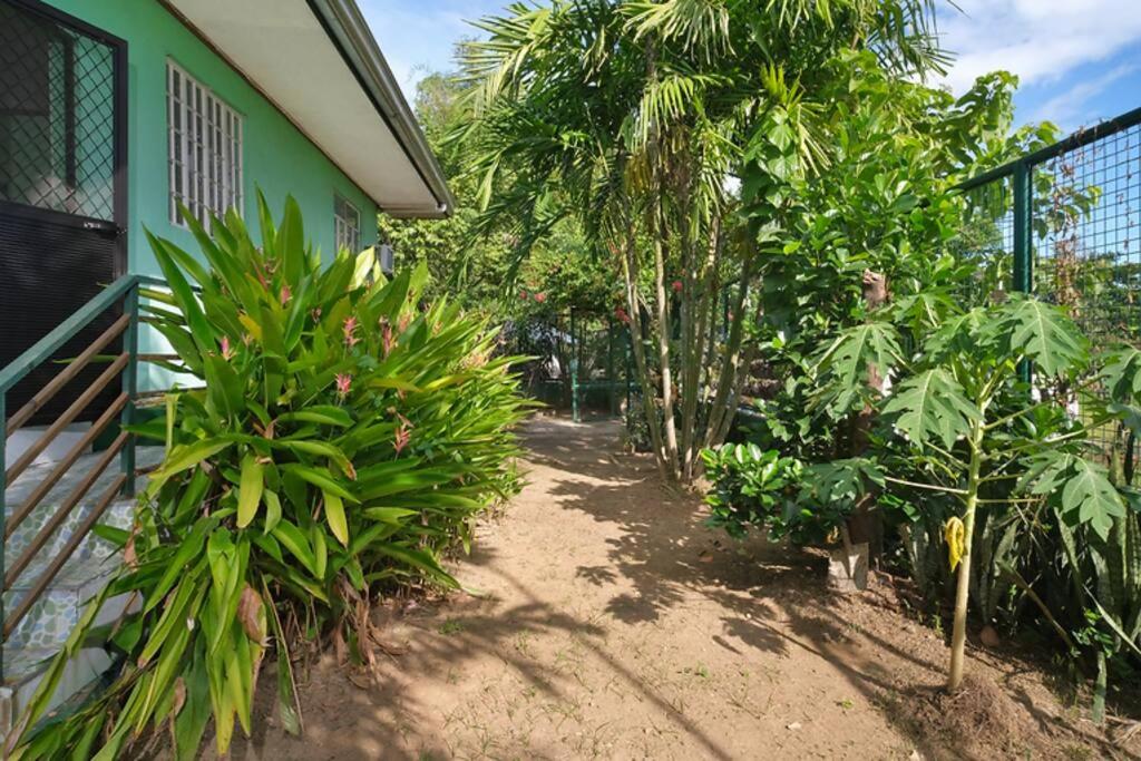 Golden V Farms Hacienda - Housity