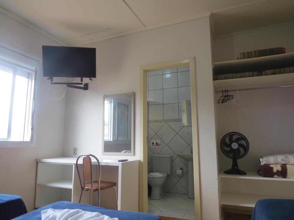 Adoro Hotel - Housity