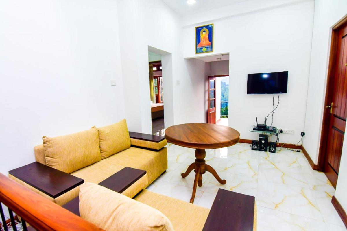 Aura Resort Villa Kandy - Housity