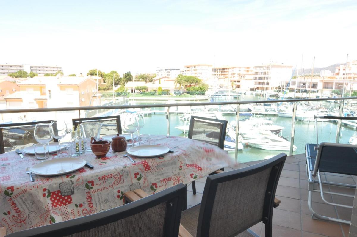 RNET - Apartments Roses Port Trebol - Hizvo