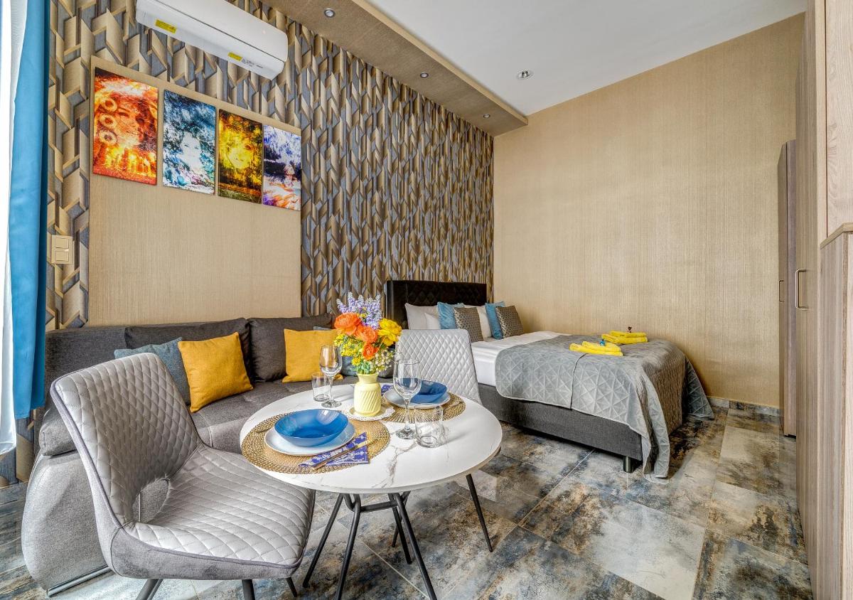 Budapest Magic Blue in Downtown - Housity