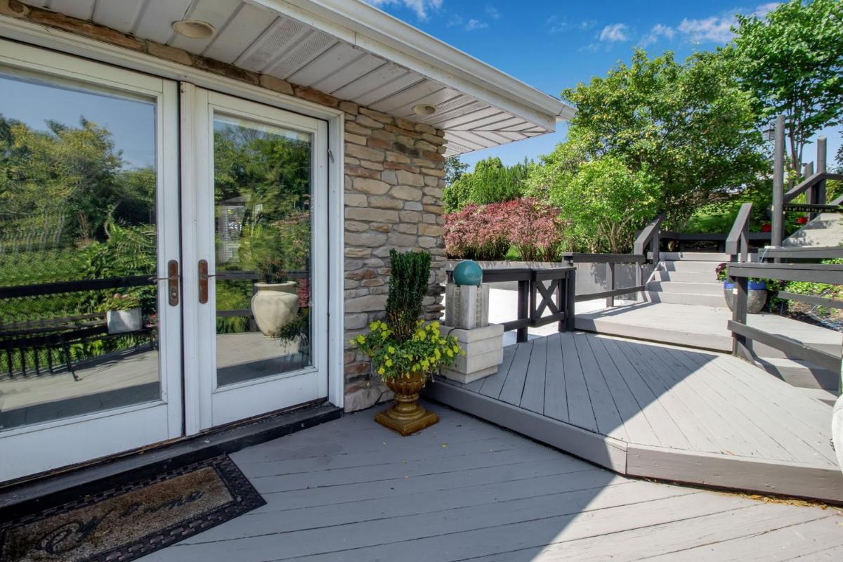 South Bridge Bed and Breakfast - Housity