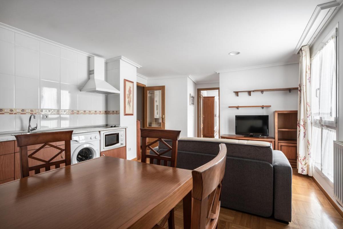 Apartamentos El Cid - Housity