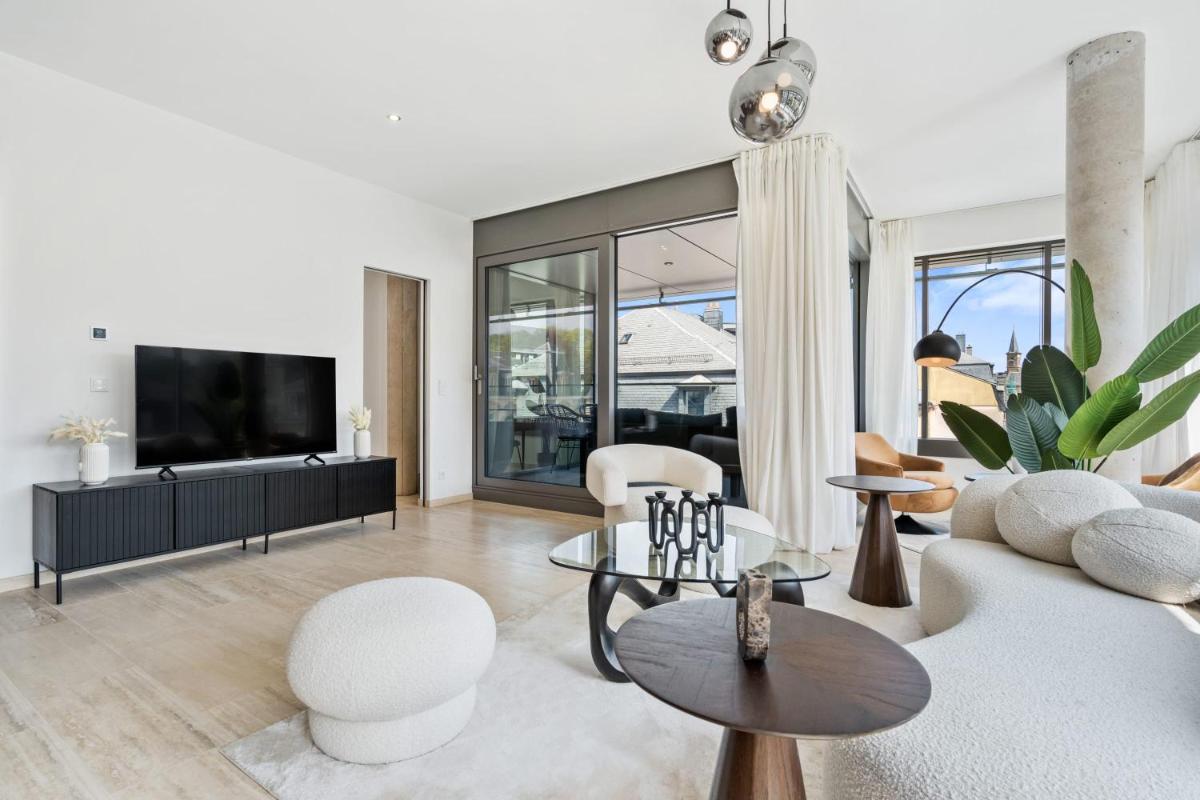 Suitetrails - Elegant 2BR with Balcony in Heart of Luxembourg