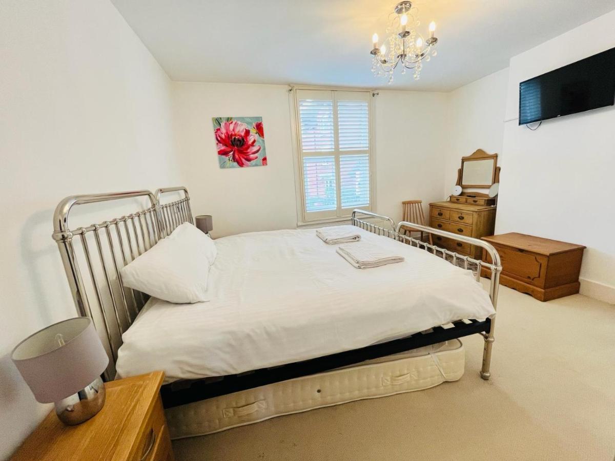 Luna Cottage - Grove Road Cottages - Housity
