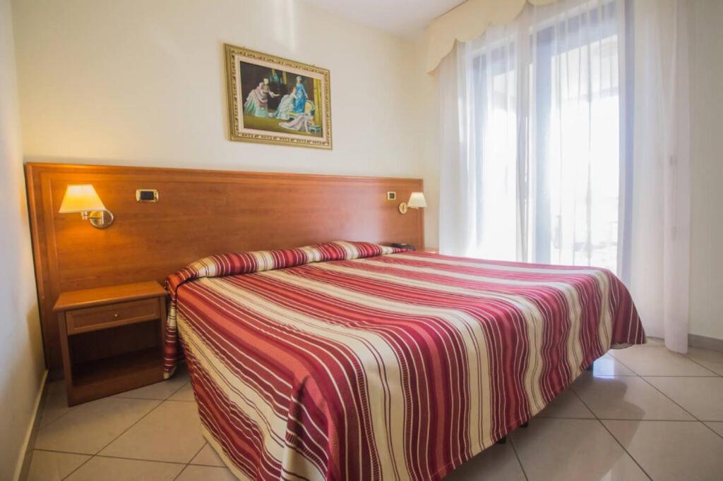 Hotel Jolly - Housity