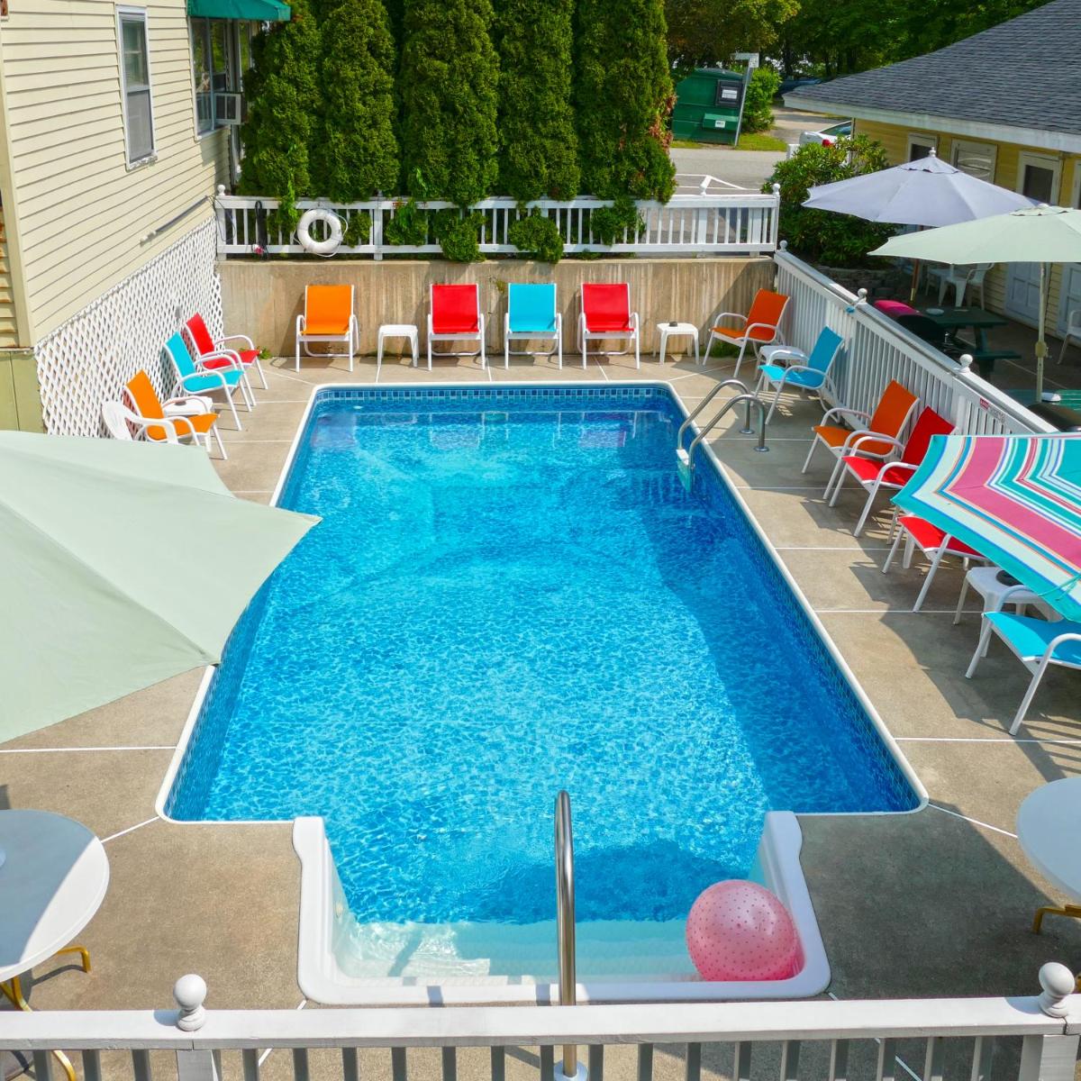 Beach Motel and Suites - Housity