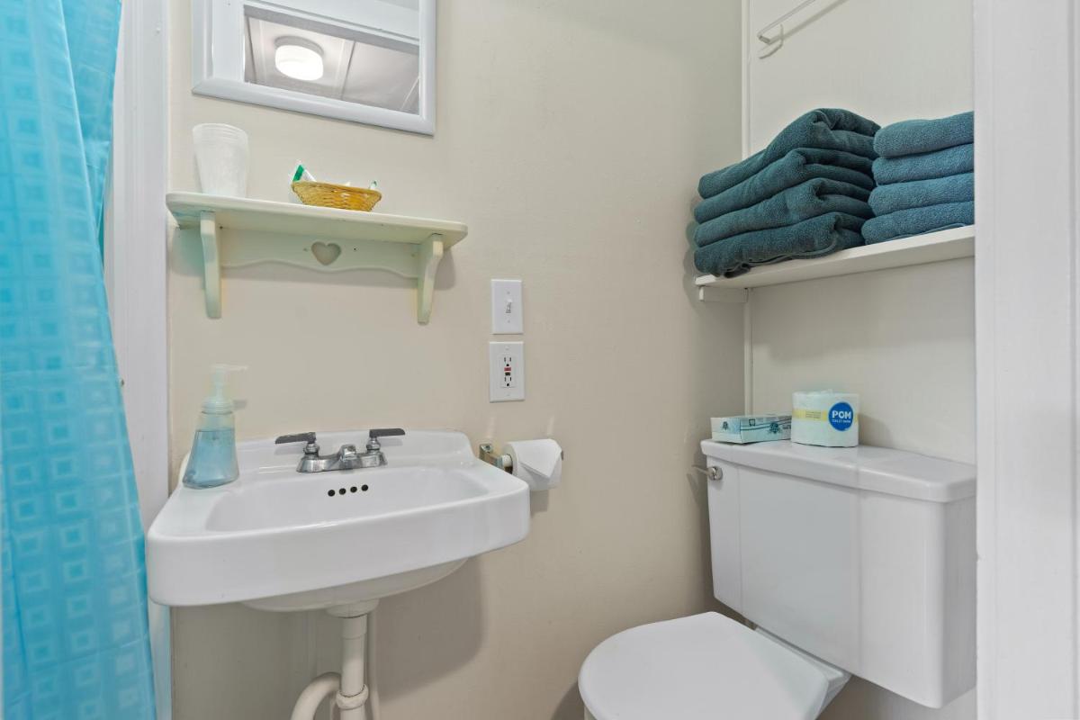 Beach Motel and Suites - Housity