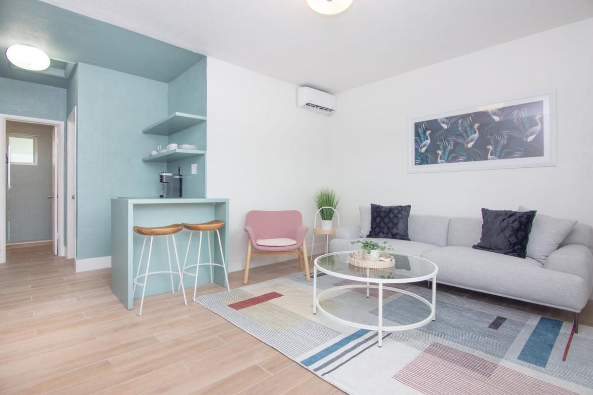 Stylish One Bedroom Apartment In El Portal #4 - Housity