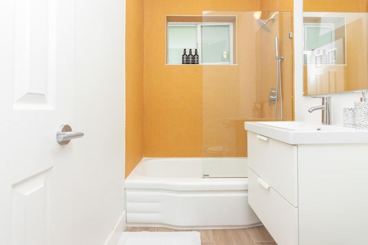 Stylish Studio Apartment In El Portal #1 - Hizvo