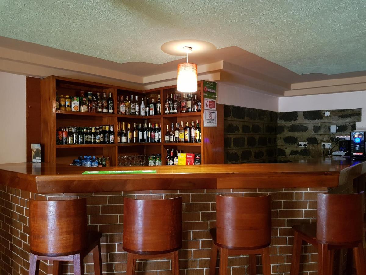 Jari Inn Bistro - Housity