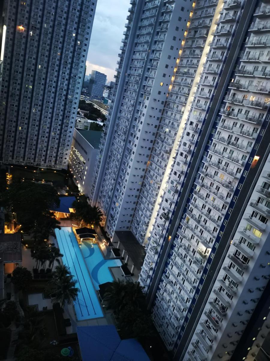 Modern 1BR with balcony and 100mbps wifi - Housity
