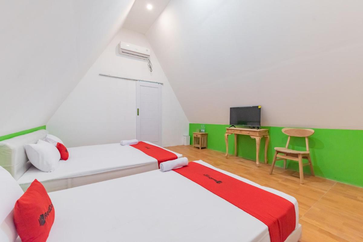 RedDoorz Syariah Plus Near Sukabumi Station - Housity