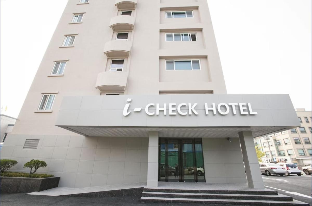 I-check Hyunjin Hotel - Housity