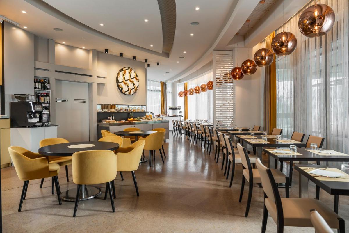 Welcome Hotel - Housity