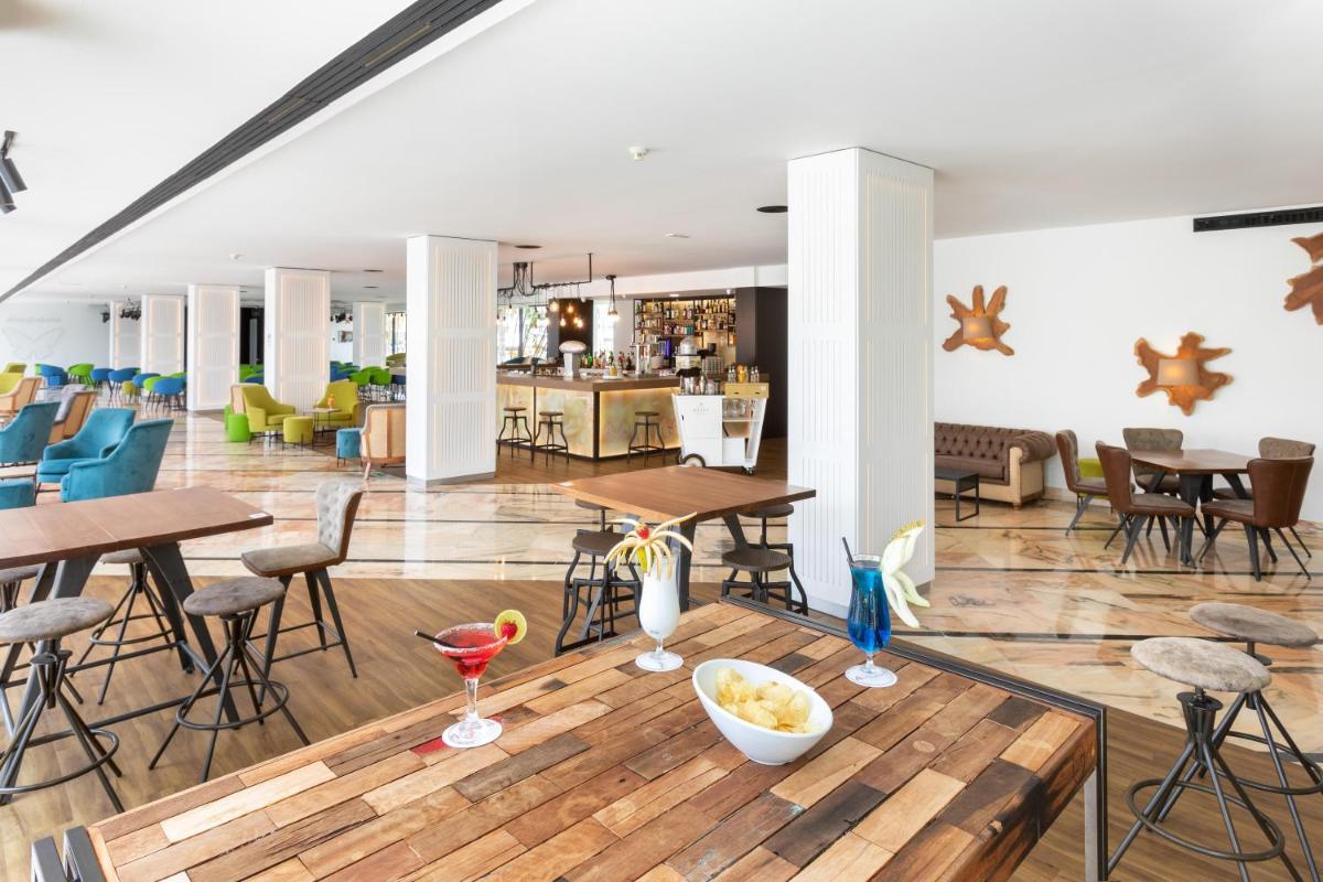 Alexandre Hotel La Siesta - Housity