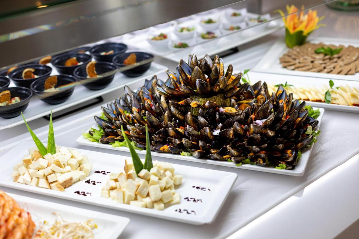 Comida en o cerca de este hotel