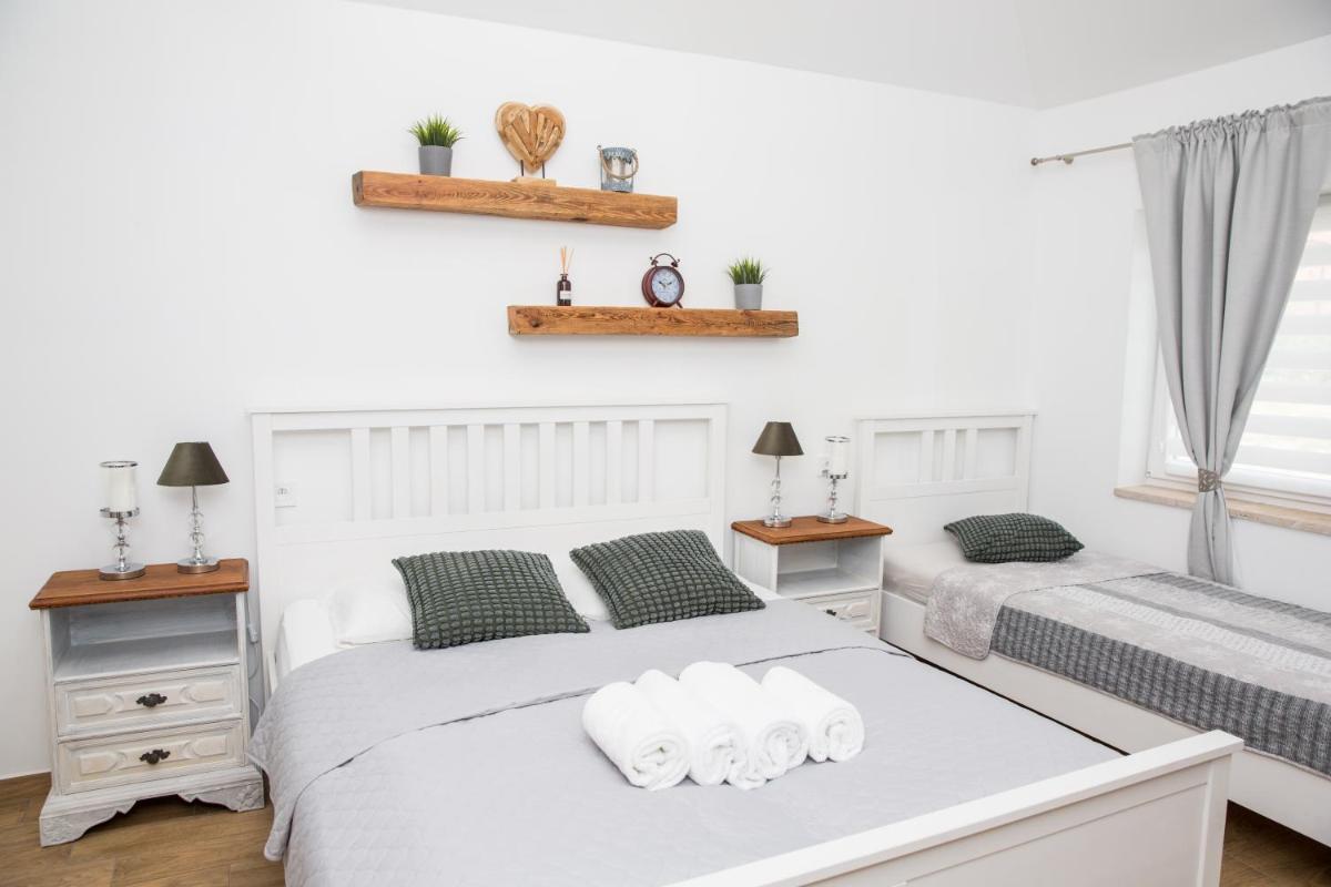 Apartmány Ellie - Housity