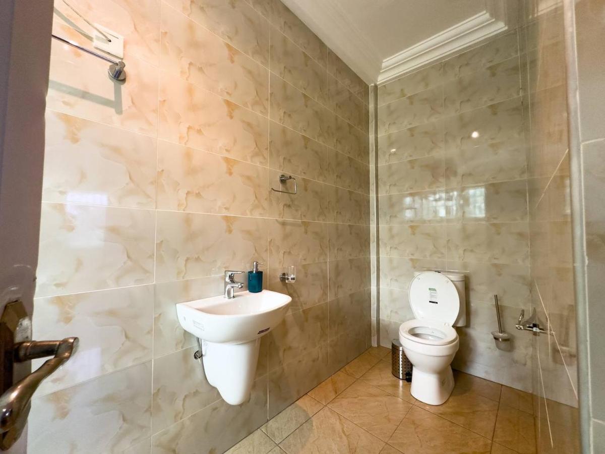 Private Room in Kumasi, Bawuah Royal Apartment - Housity